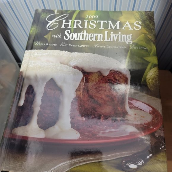 Southern Living At Home‎ Cook Books - SLAH - Christmas with Southern Living 2009 - Picture 1 of 2